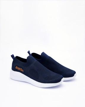 men flat heel slip-on sports shoe