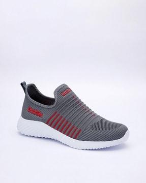 men flat heel slip-on sports shoe