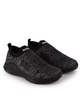 men flat heel slip-on sports shoe