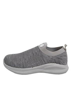 men flat heel slip-on sports shoe