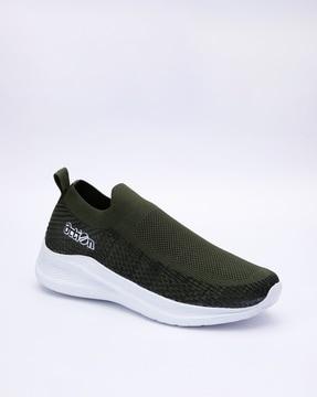 men flat heel slip-on sports shoe