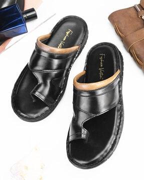 men flat heel toe-ring slip-on sandals