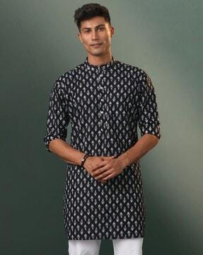 men floral print regular fit long kurta with band collar