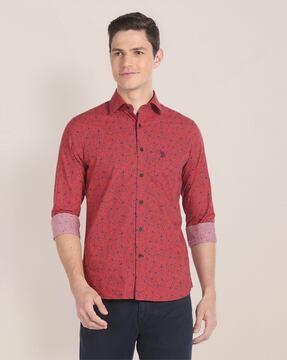 men floral print regular fit shirt with patch pocket