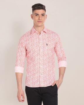 men floral print regular fit shirt with patch pocket