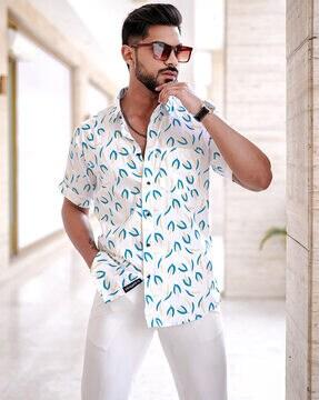 men floral print regular fit shirt with patch pocket