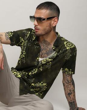 men floral print regular fit shirt with short sleeves