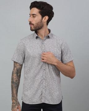 men floral print relaxed fit shirt with patch pocket