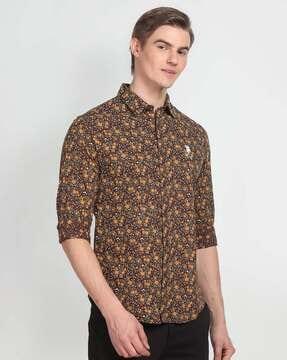 men floral print slim fit shirt with patch pocket