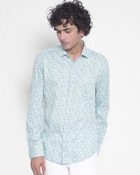 men floral print slim fit shirt with patch pocket