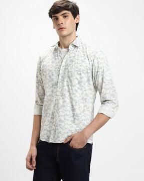 men floral print slim fit shirt with patch pocket