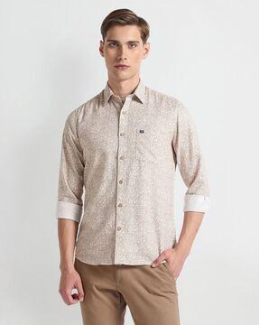 men floral print slim fit shirt with patch pocket