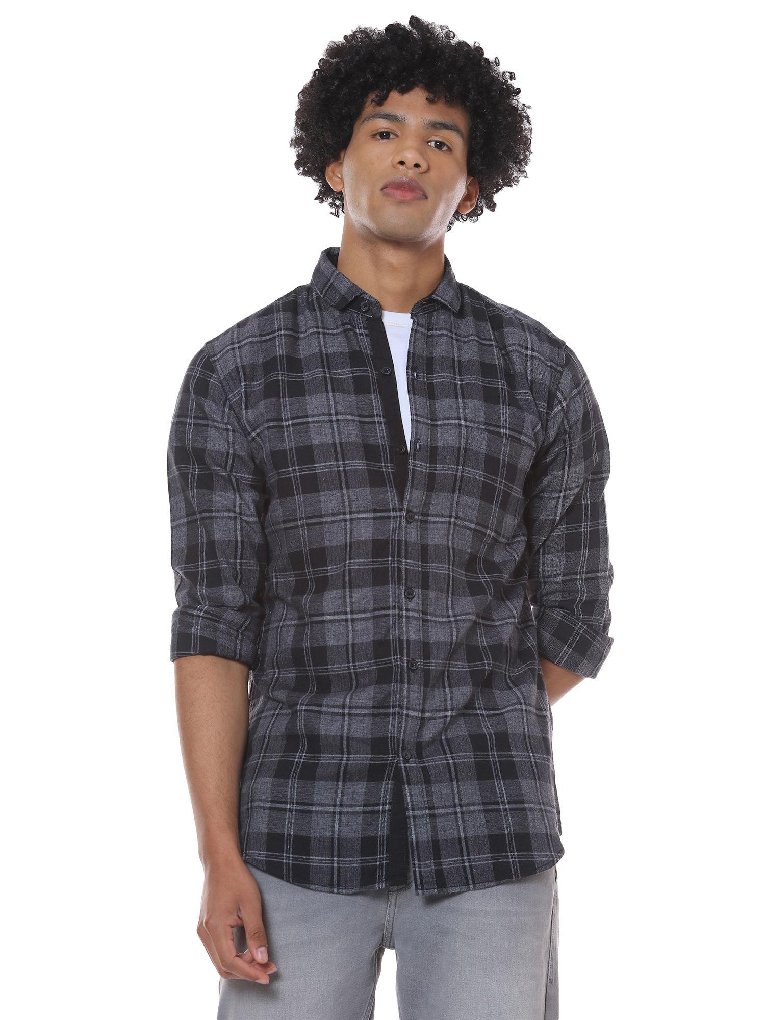 men full sleeve checkered casual shirt