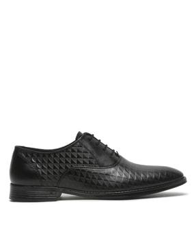 men geometric pattern derbys with lace fastening