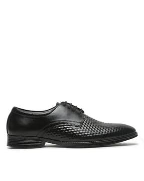 men geometric pattern derbys with lace fastening