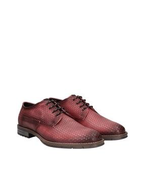 men geometric-patterned genuine leather derbys