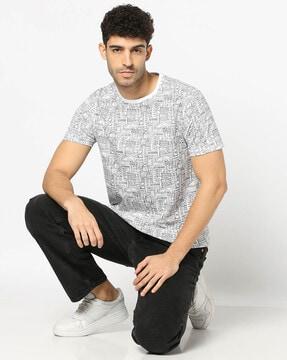 men geometric print regular fit crew-neck t-shirt