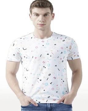 men geometric print regular fit round-neck t-shirt