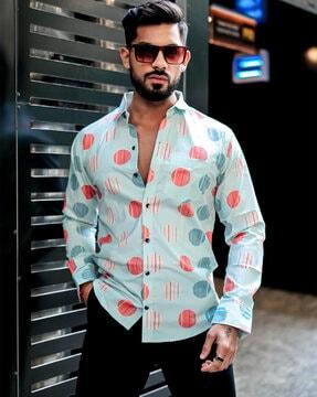 men geometric print regular fit shirt with patch pocket