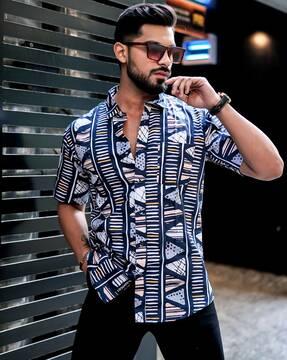 men geometric print regular fit shirt with patch pocket