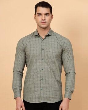 men geometric print regular fit shirt with spread collar