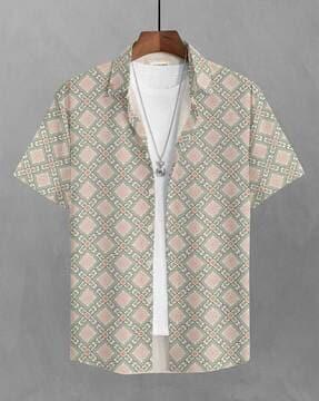 men geometric print regular fit shirt with spread collar