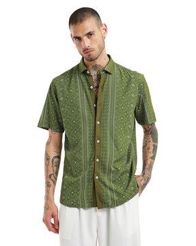 men geometric print regular fit shirt