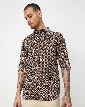 men geometric print regular fit shirt