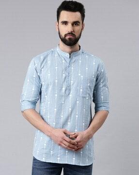 men geometric print regular fit short kurta with patch pocket