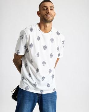 men geometric print relaxed fit crew-neck t-shirt