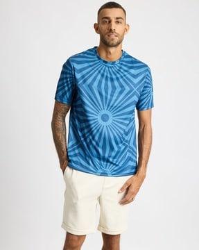 men geometric print relaxed fit crew-neck t-shirt