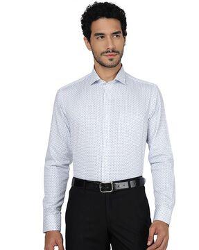 men geometric print slim fit shirt with patch pocket