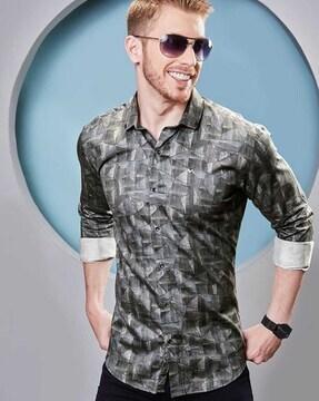 men geometric print slim fit shirt with spread collar