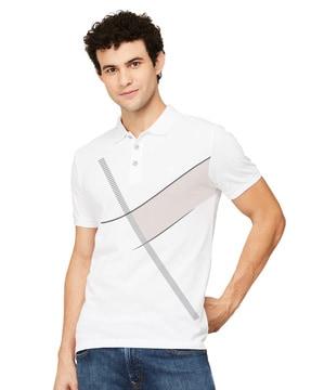 men geometric slim fit polo t-shirt with collar neck