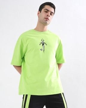 men graphic oversized fit t-shirt with round neck