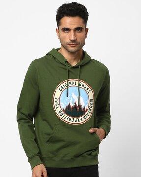 men graphic print hoodie with kangaroo pocket