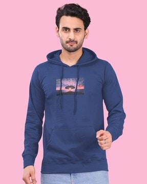 men graphic regular fit hooded pullover with kangaroo pockets