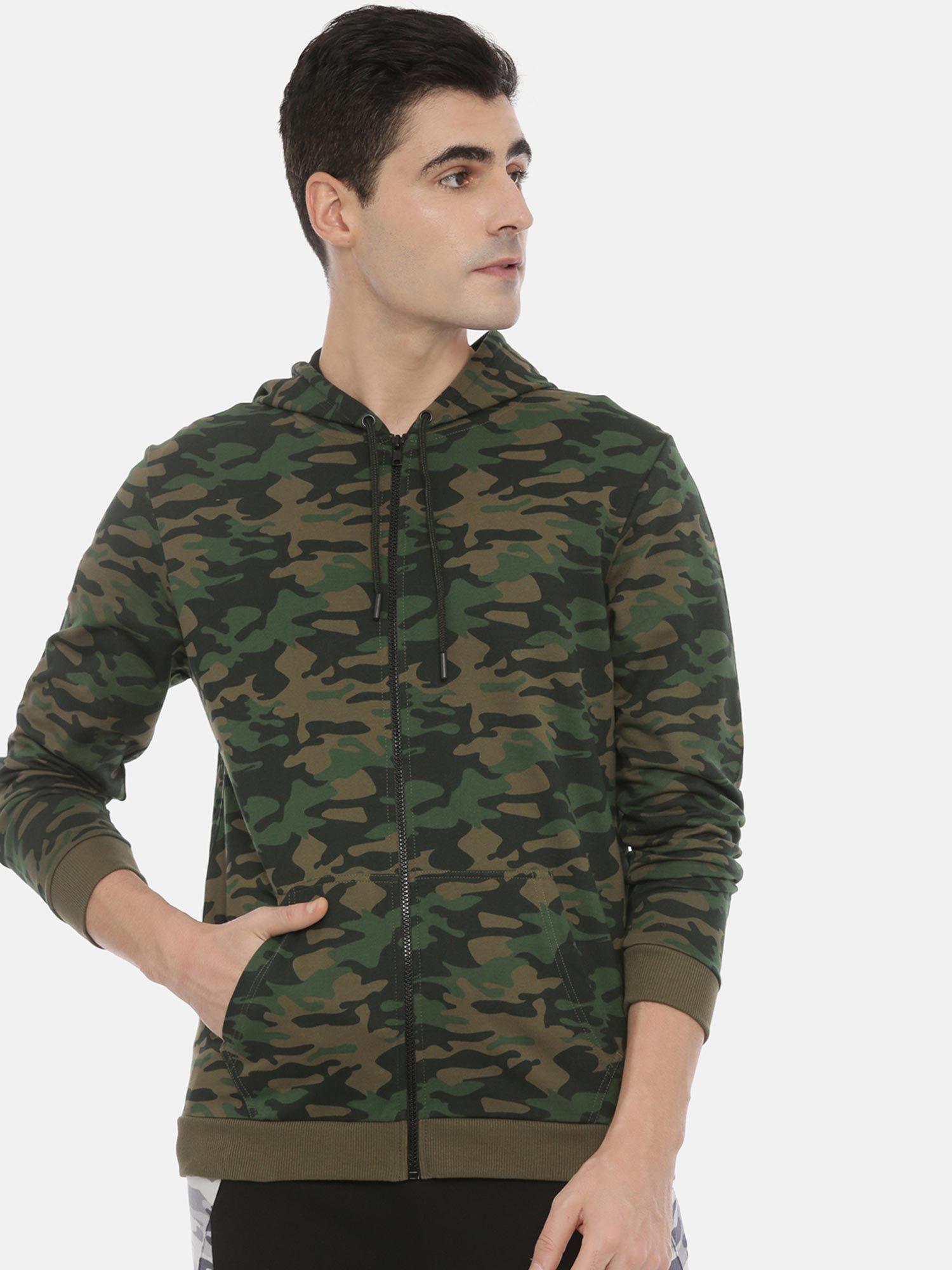 men green camouflage printed hooded sweatshirt