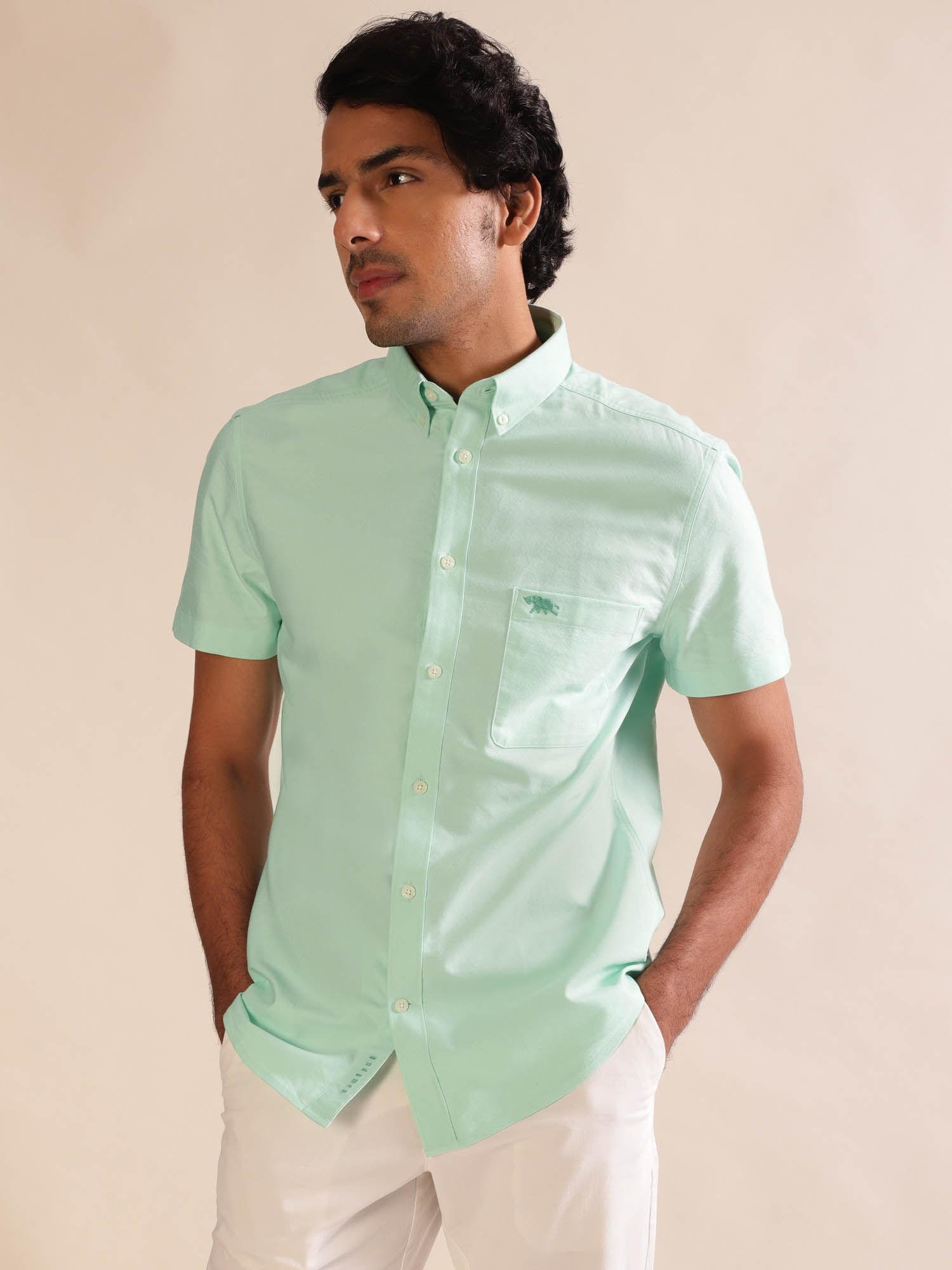 men green half sleeve patch pocket slim fit casual shirt