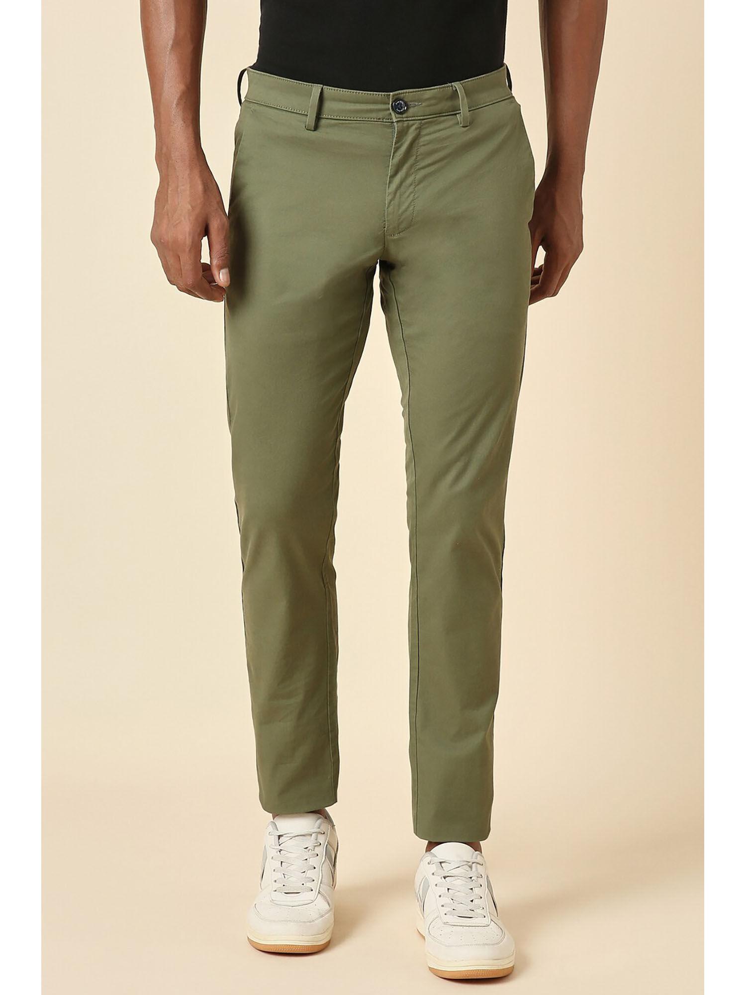 men green slim fit solid casual trousers