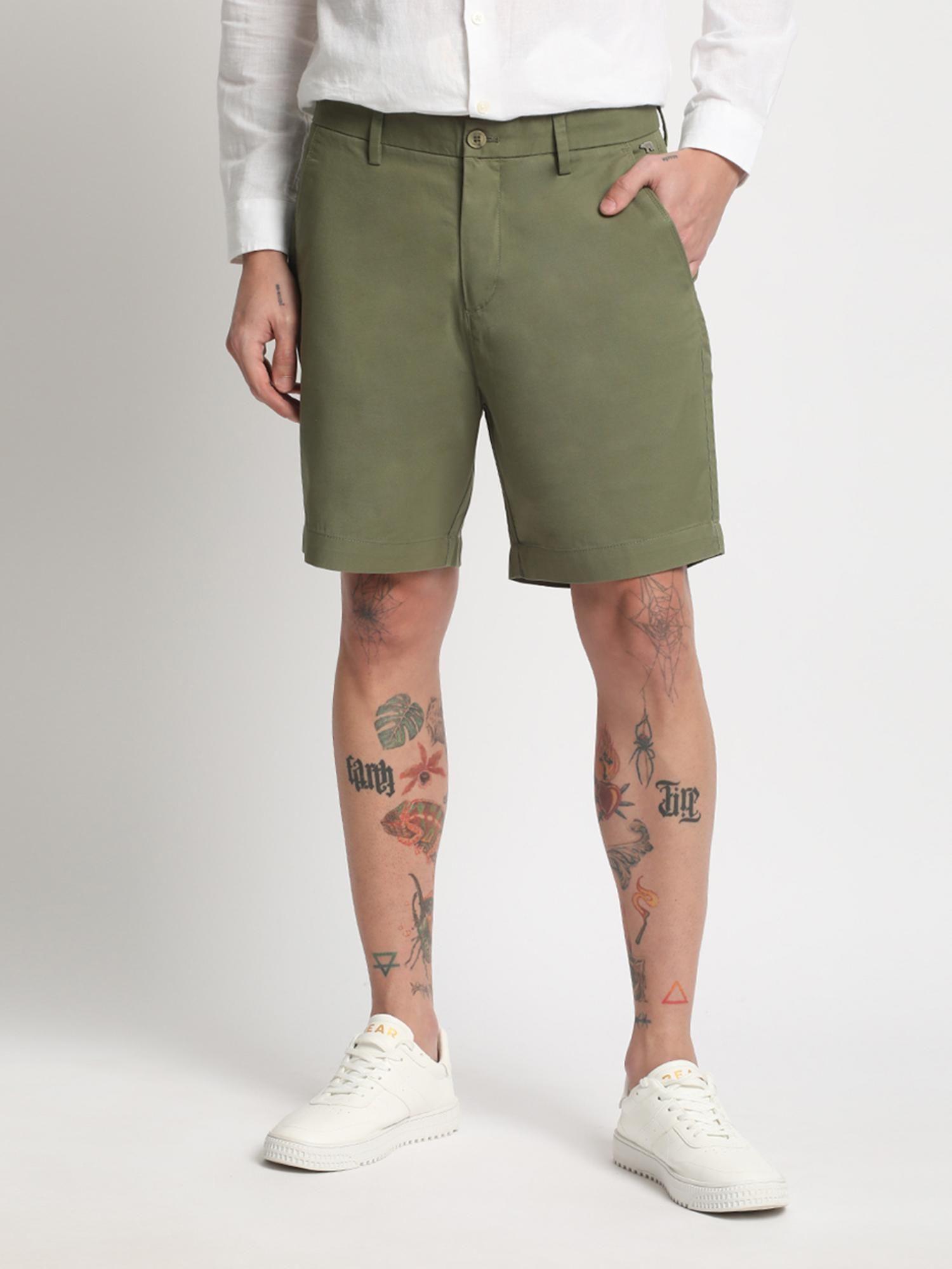 men green solid cotton casual shorts