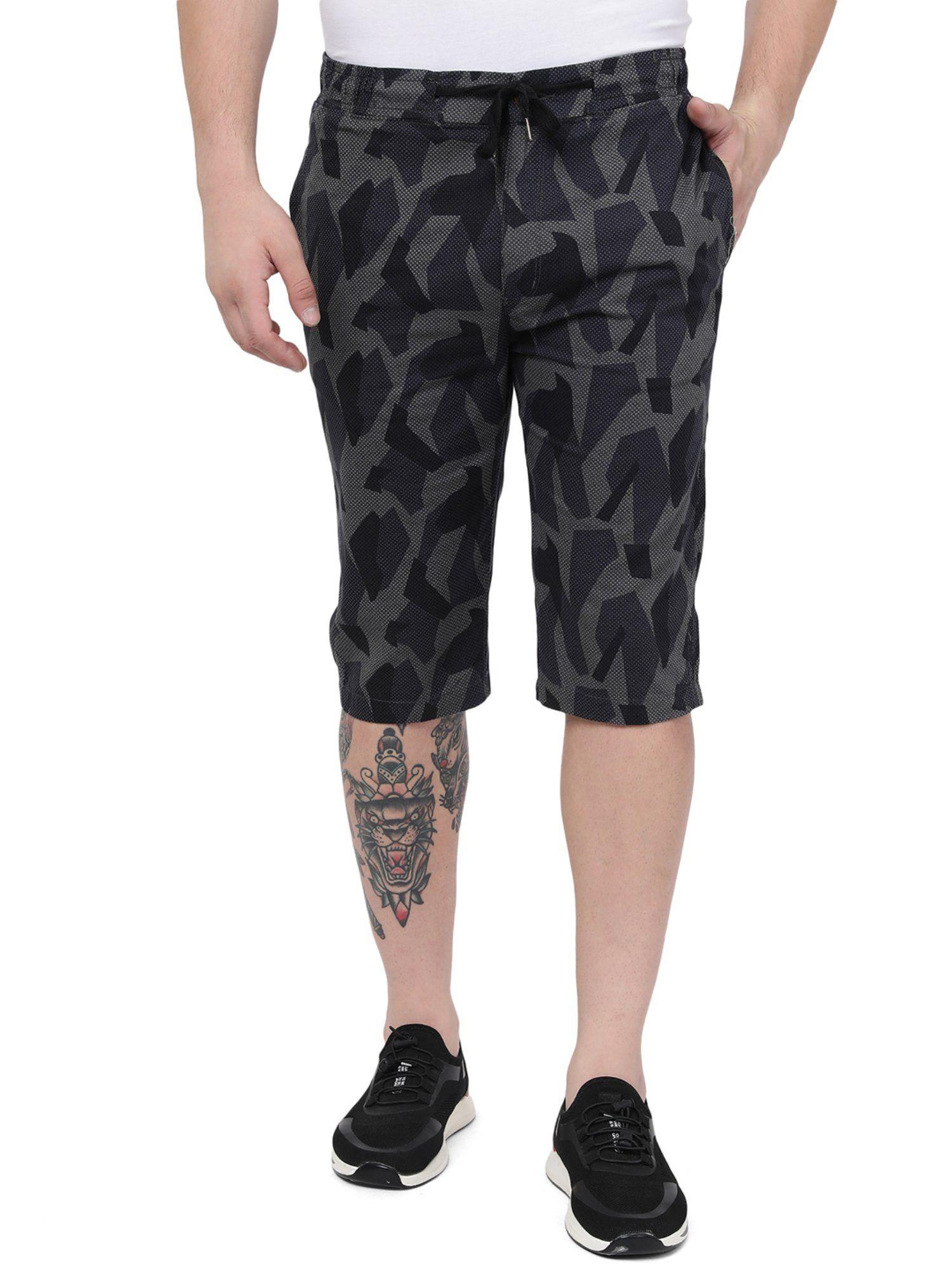 men grey camo cotton slim fit capri shorts