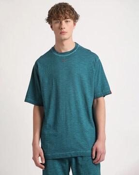 men heathered crew- neck t-shirt with short sleeves