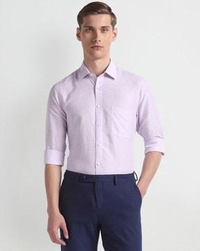 men heathered regular fit shirt with patch pocket