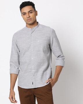 men heathered slim fit shirt with patch pocket
