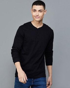 men henley-neck regular fit t-shirt