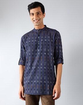 men ikat print slim fit kurta with insert pocket