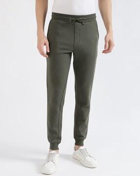 men joggers with insert pockets