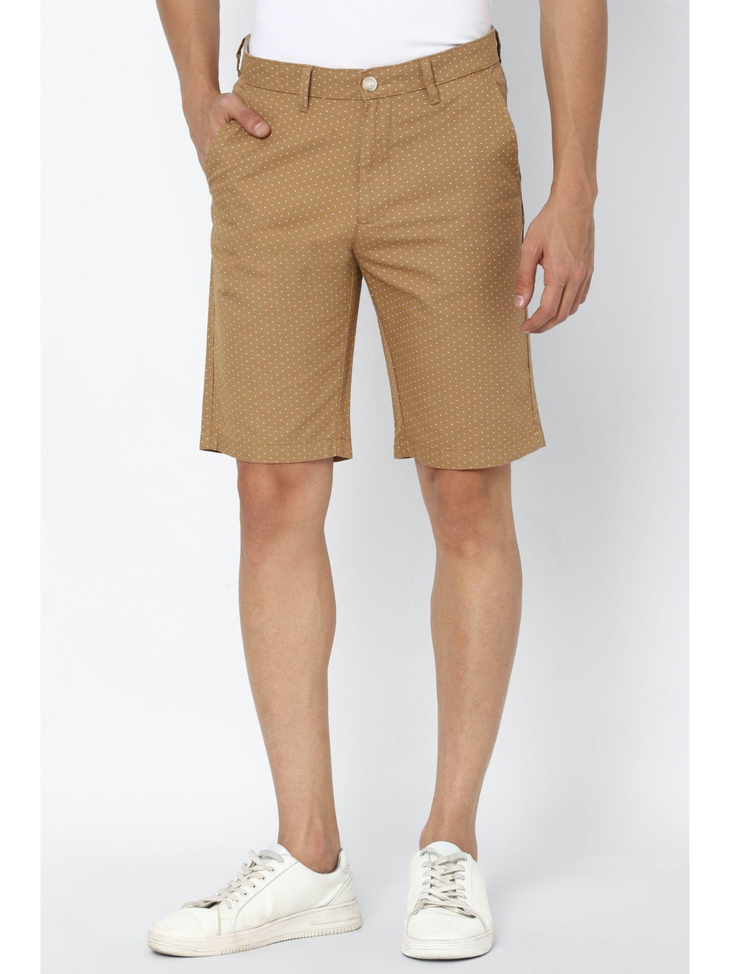 men khaki print slim fit shorts