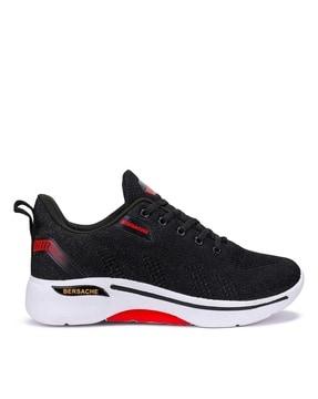 men knitted running shoes with lace fastening